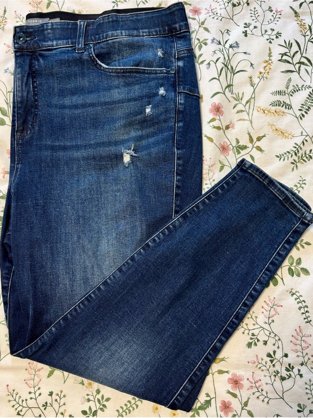 Torrid Bombshell Super Soft Distressed Skinny Jeans - 26R